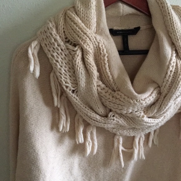 BCBG MAX AZRIA Scarf collar sweater - Picture 2 of 7